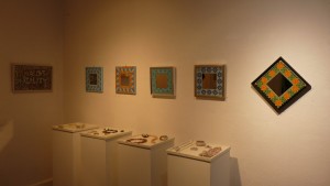 Blick in die Ausstellung: Mosaikspiegel